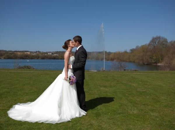 Couple with fountain