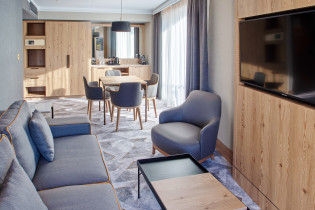 Luxury Suites Lounge